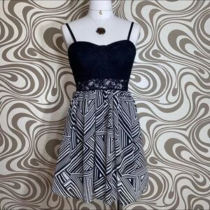 Abstract Print Strap Dress with Lace strap Too Small Summer NWT Emo Goth Casual
